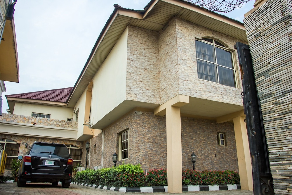 Tivoli Residence & Bar photo1