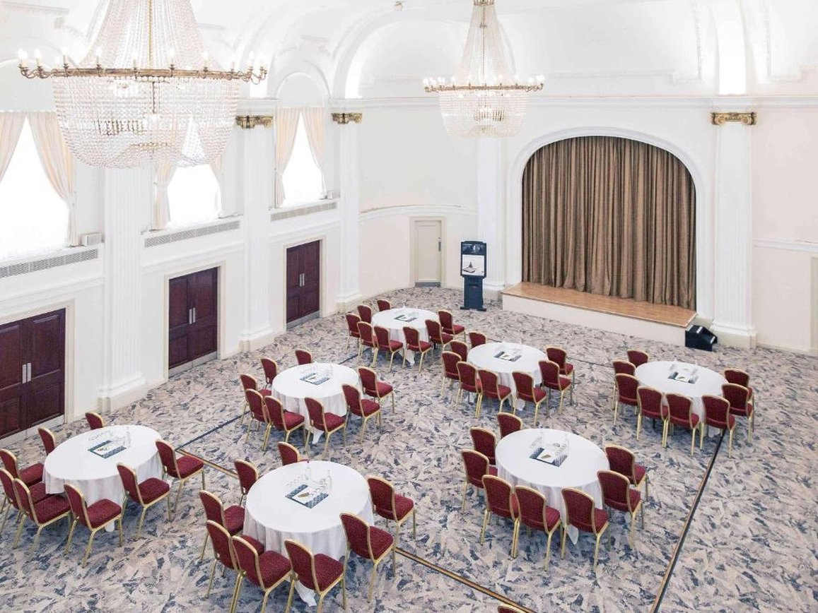 Bristol Grand Hotel By Sunday 37/43