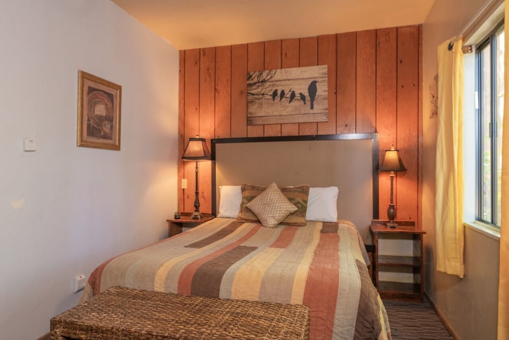 Black Forest Lodge And Cabins 10/50