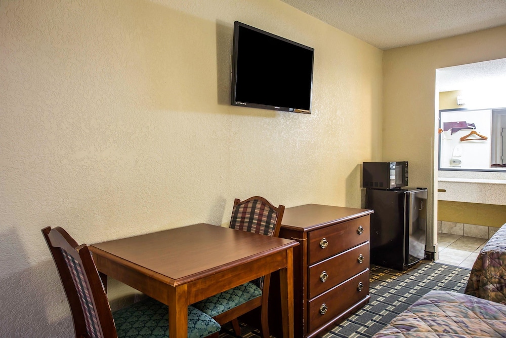 Econo Lodge Salisbury 35/49