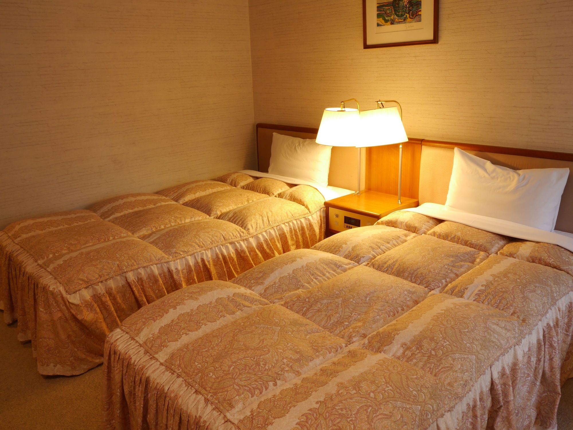 ROOM, TWIN BEDS