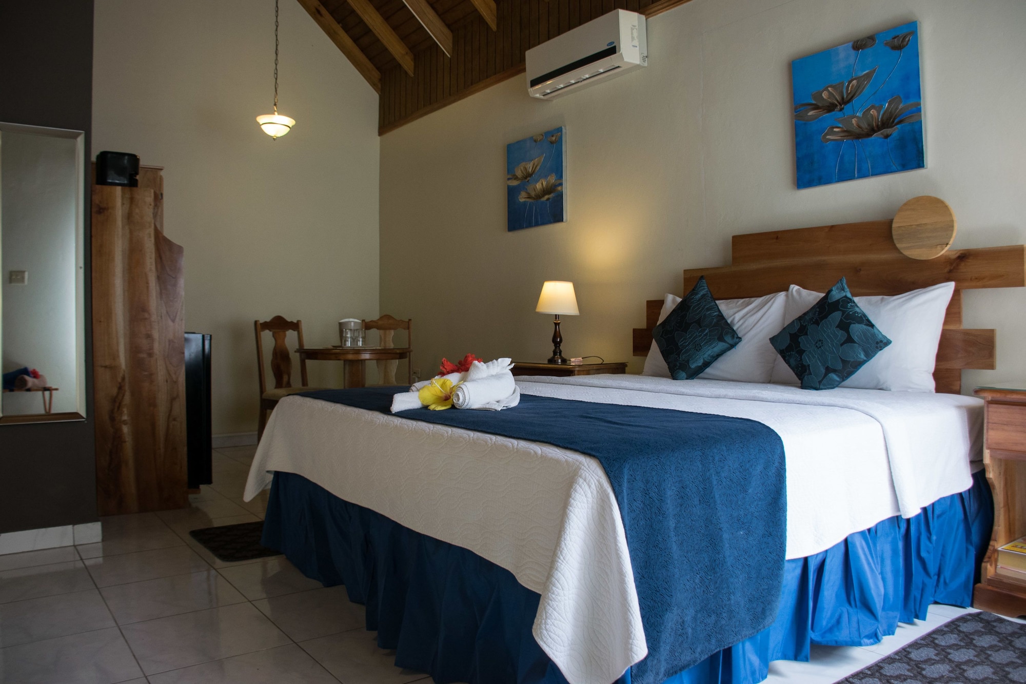 Deluxe, King Bed, Beach Side
