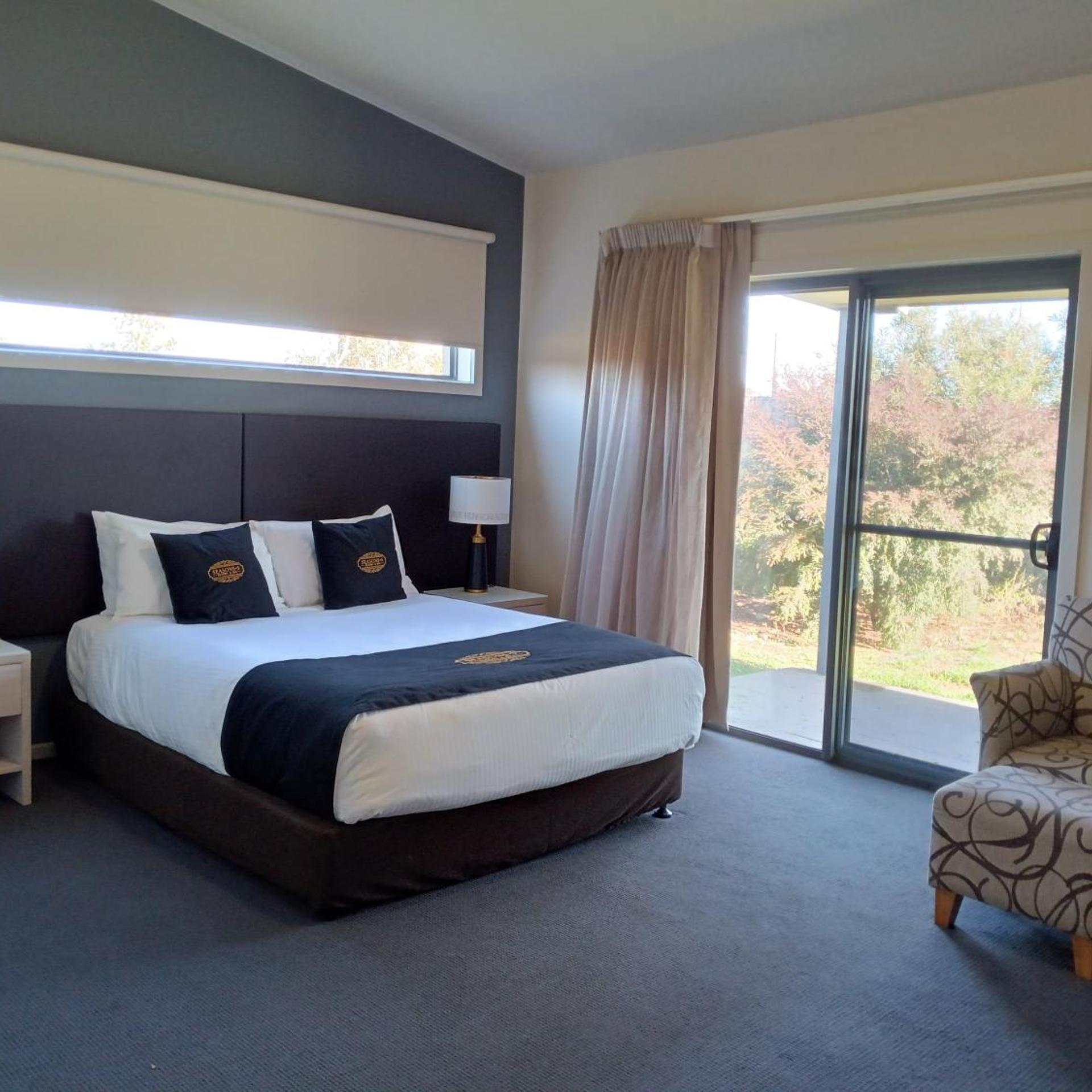 Studio, King Bed, Queen Bed