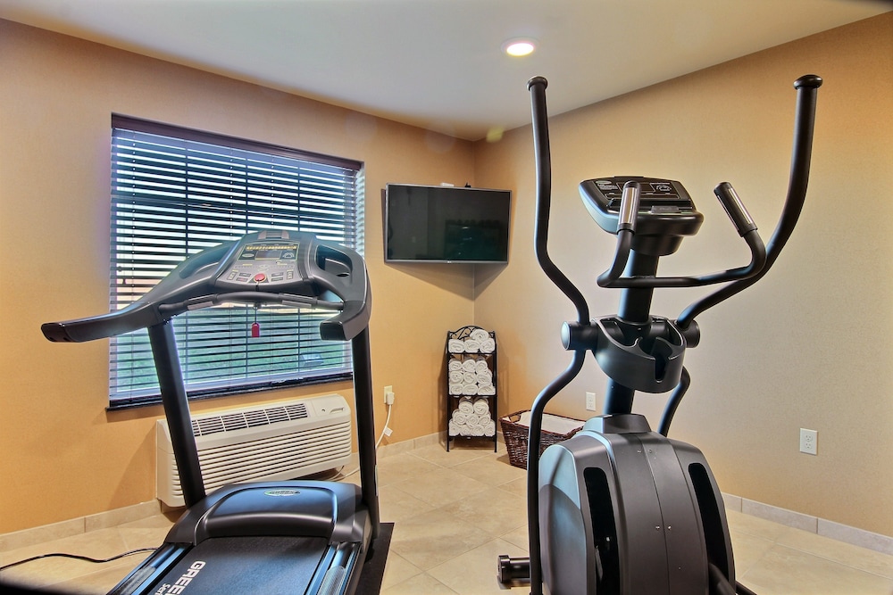 Cobblestone Hotel & Suites - Beulah 33/62