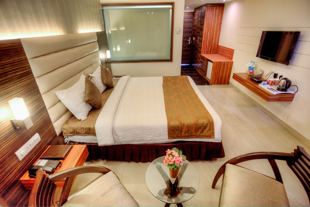 Mercure Chandigarh Tribune Chowk 25/66