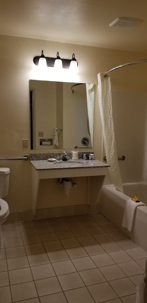 Best Western Plus Eau Claire Conference Center 4/62