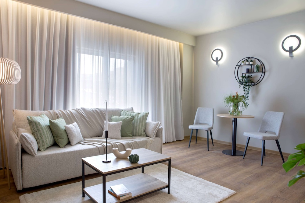 Zeus Essence Bucharest, Trademark Collection by Wyndham 44/65