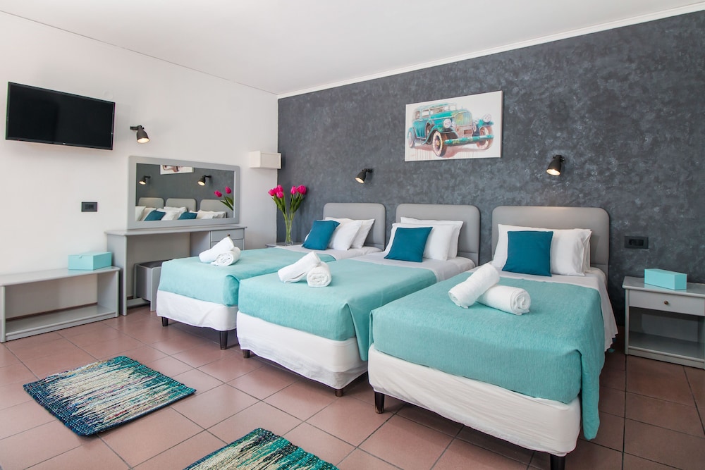 Kahlua Hotel Apartments 14/40