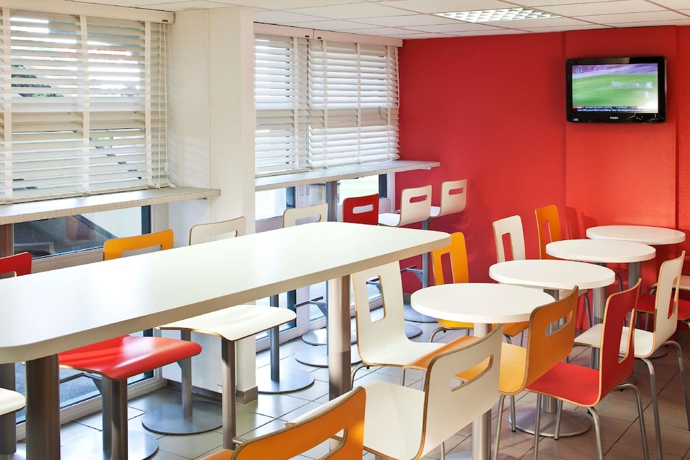Premiere Classe Valenciennes Ouest - Petite Foret 37/56