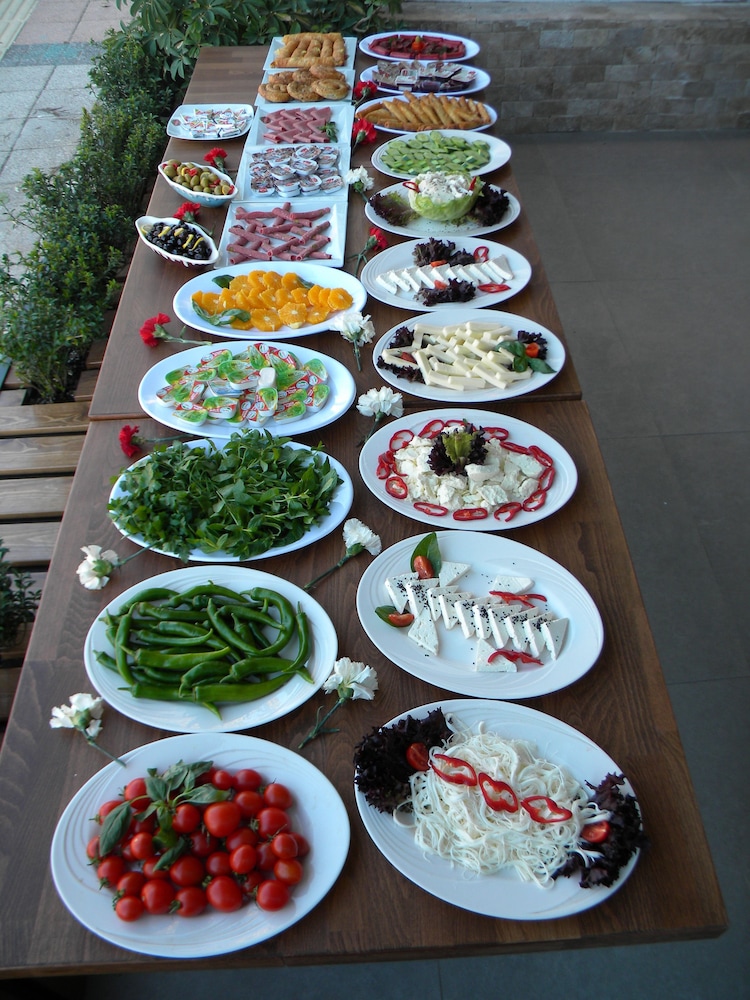 Sava Hotel 8/16