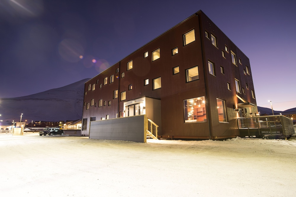 Svalbard Hotell | The Vault 4/30
