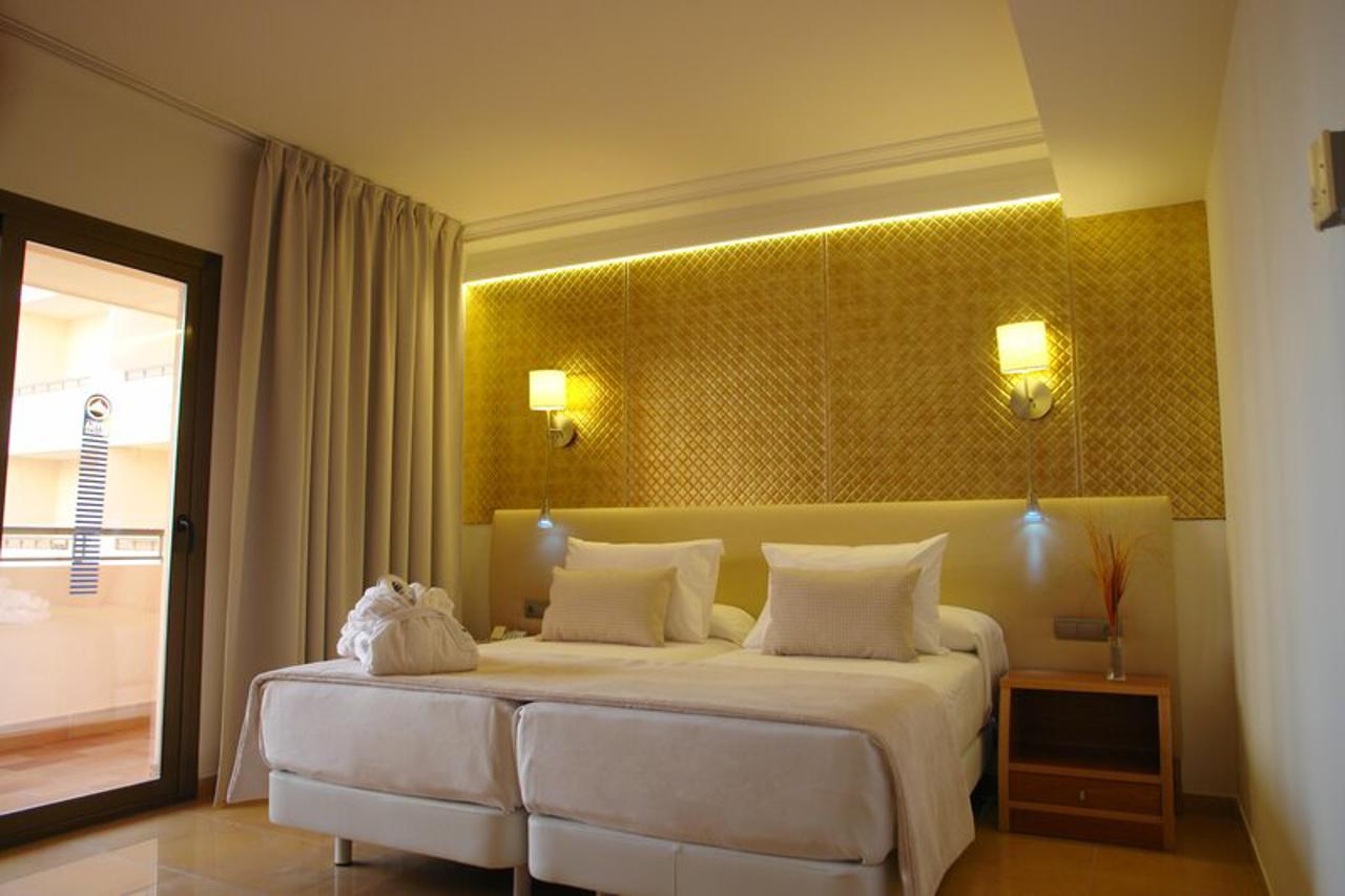 Invisa Hotel La Cala 31/99