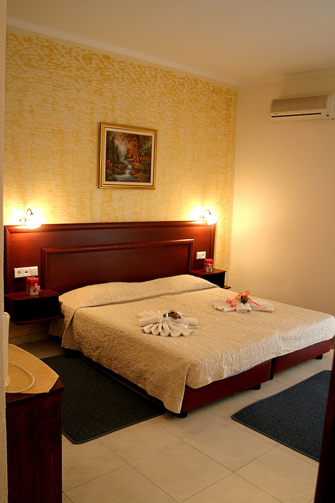 Hotel Tropical 49/72