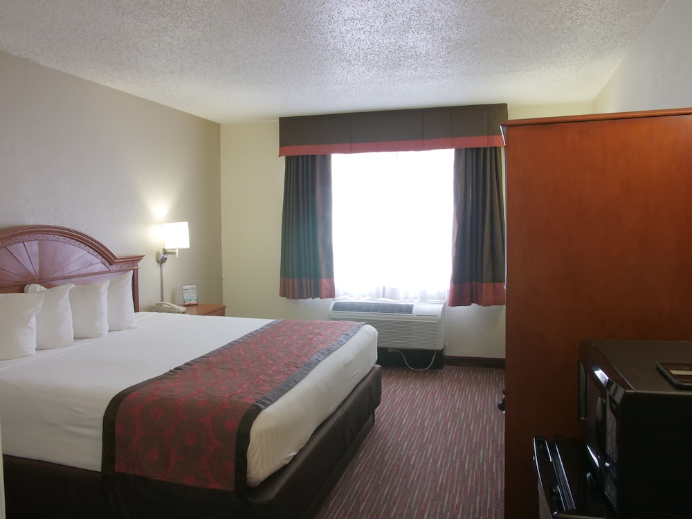 Baymont By Wyndham Louisville East 13/38