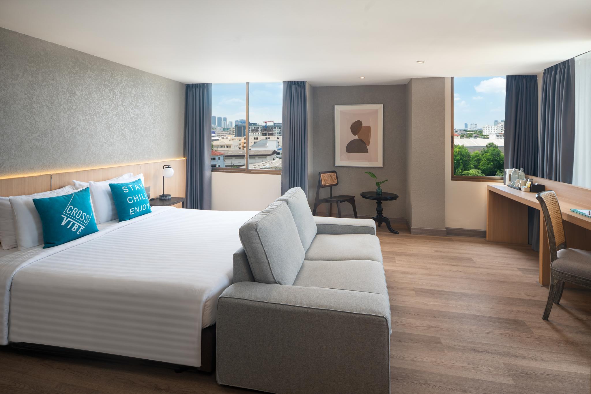 New Deluxe, Twin Beds