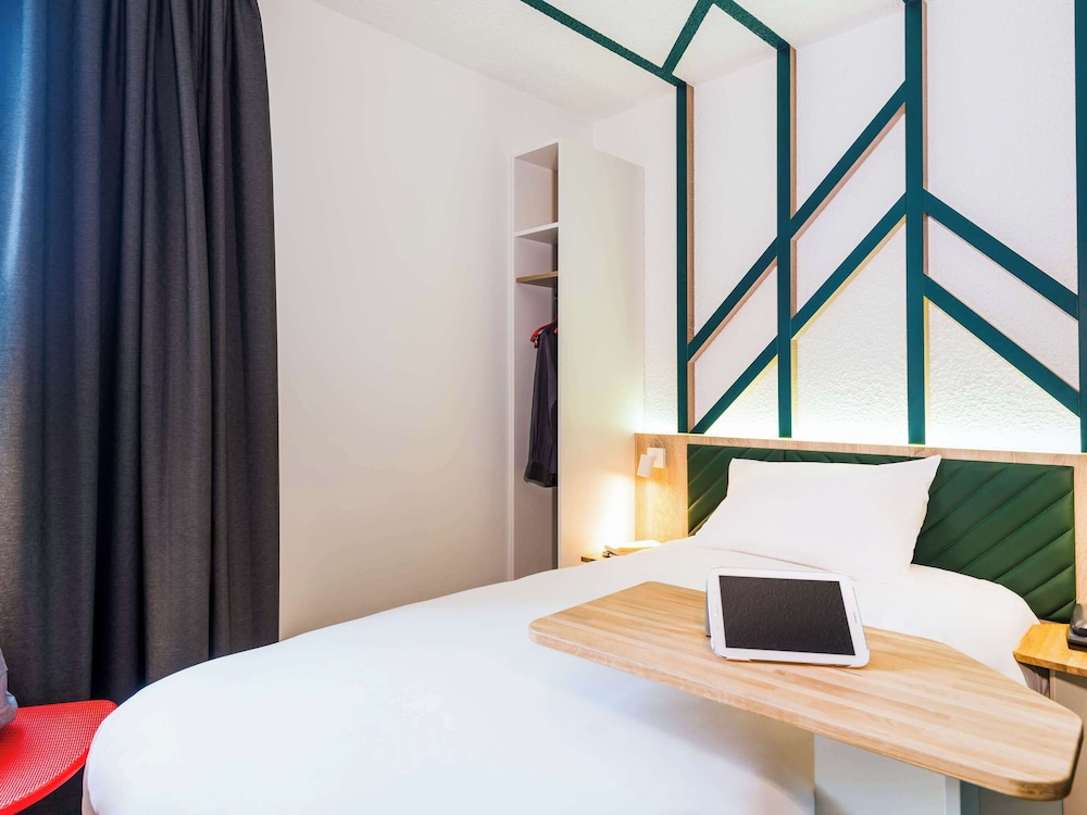 Ibis Styles Rouen Val-de-Reuil 21/78