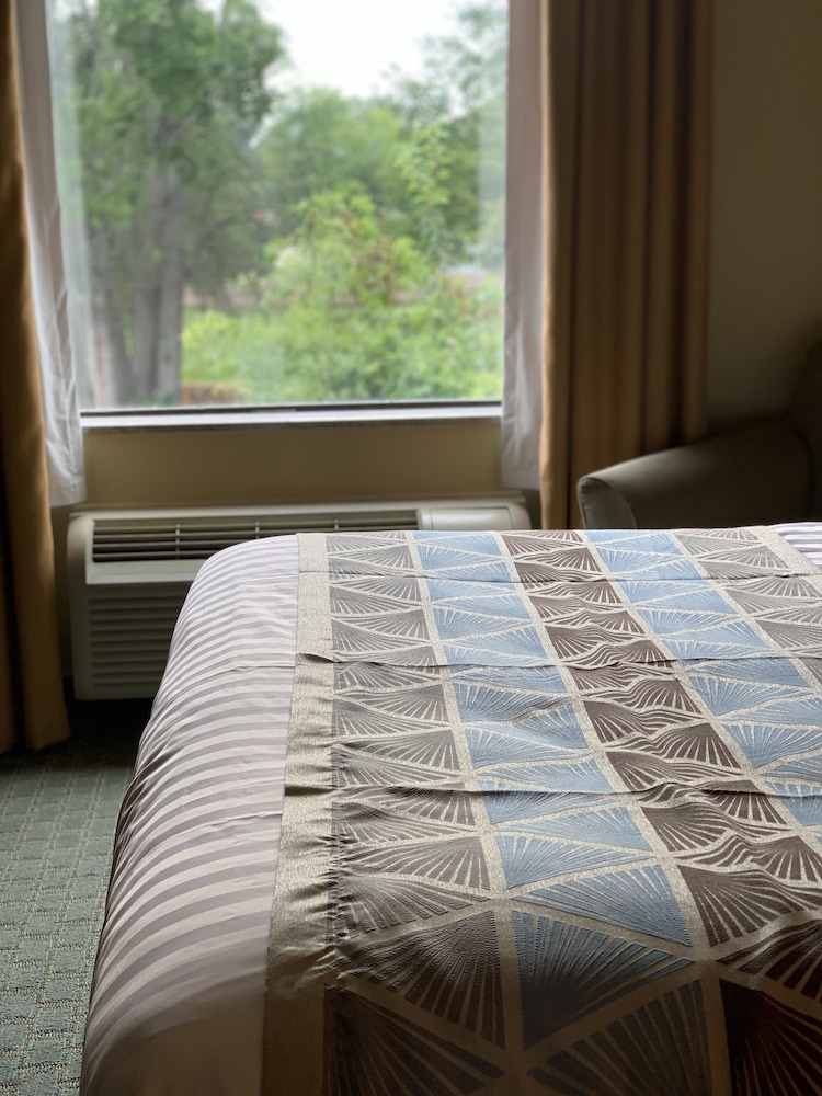 Ambassador Inn and Suites Tuscaloosa 43/57