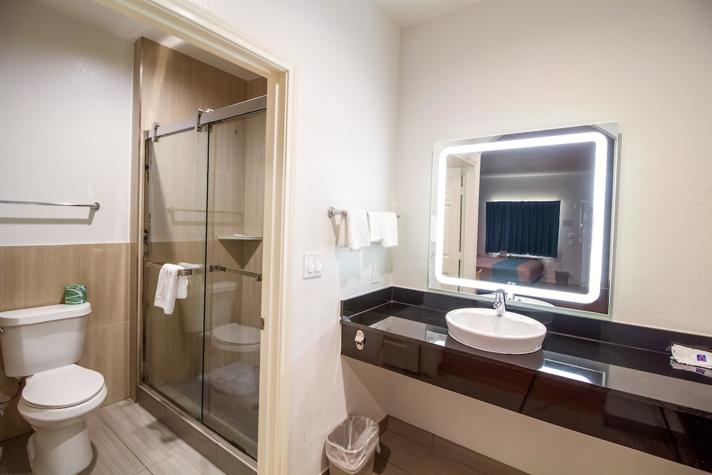 Motel6 Houston, TX - North 26/55