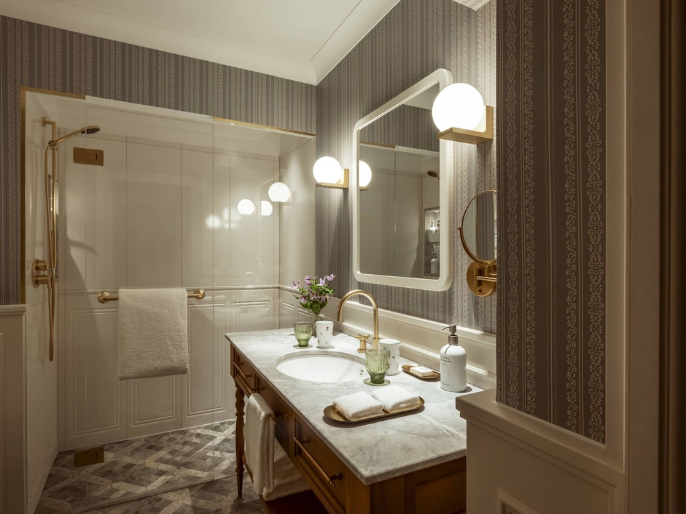 Heritage, Suite, King Bed