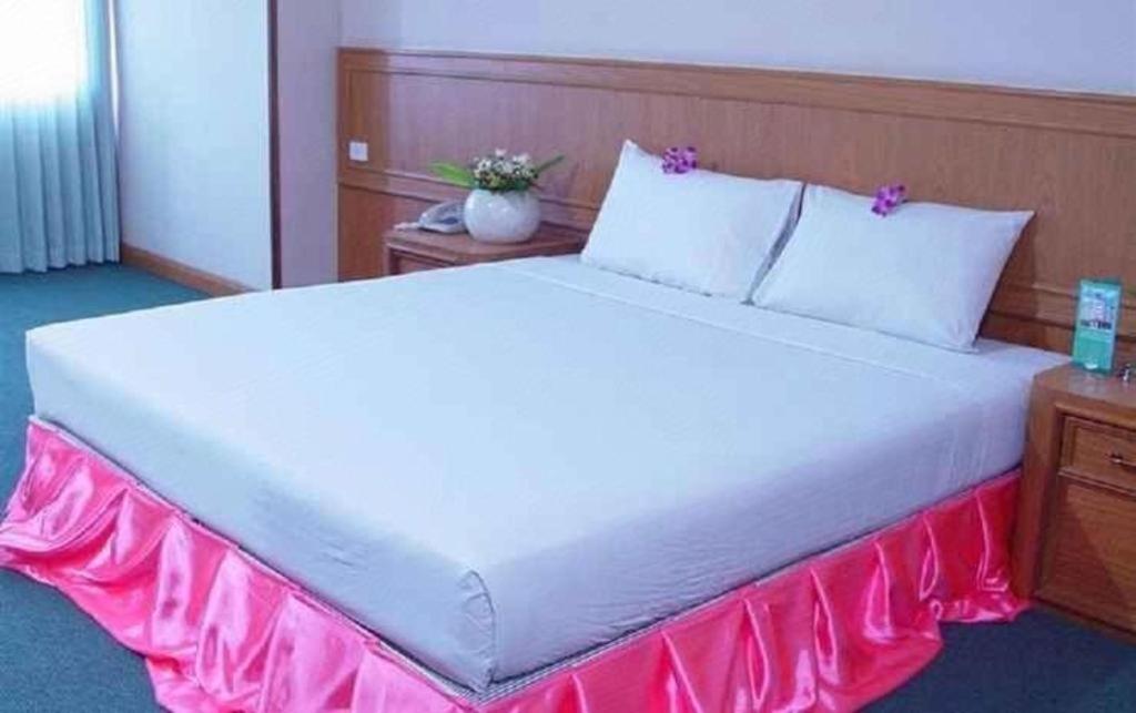 Pathumthani Place Hotel 17/34