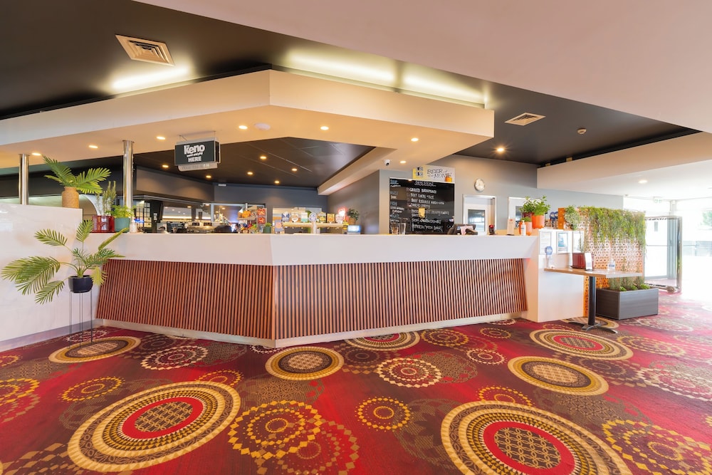 Foreshore Hotel 11/71