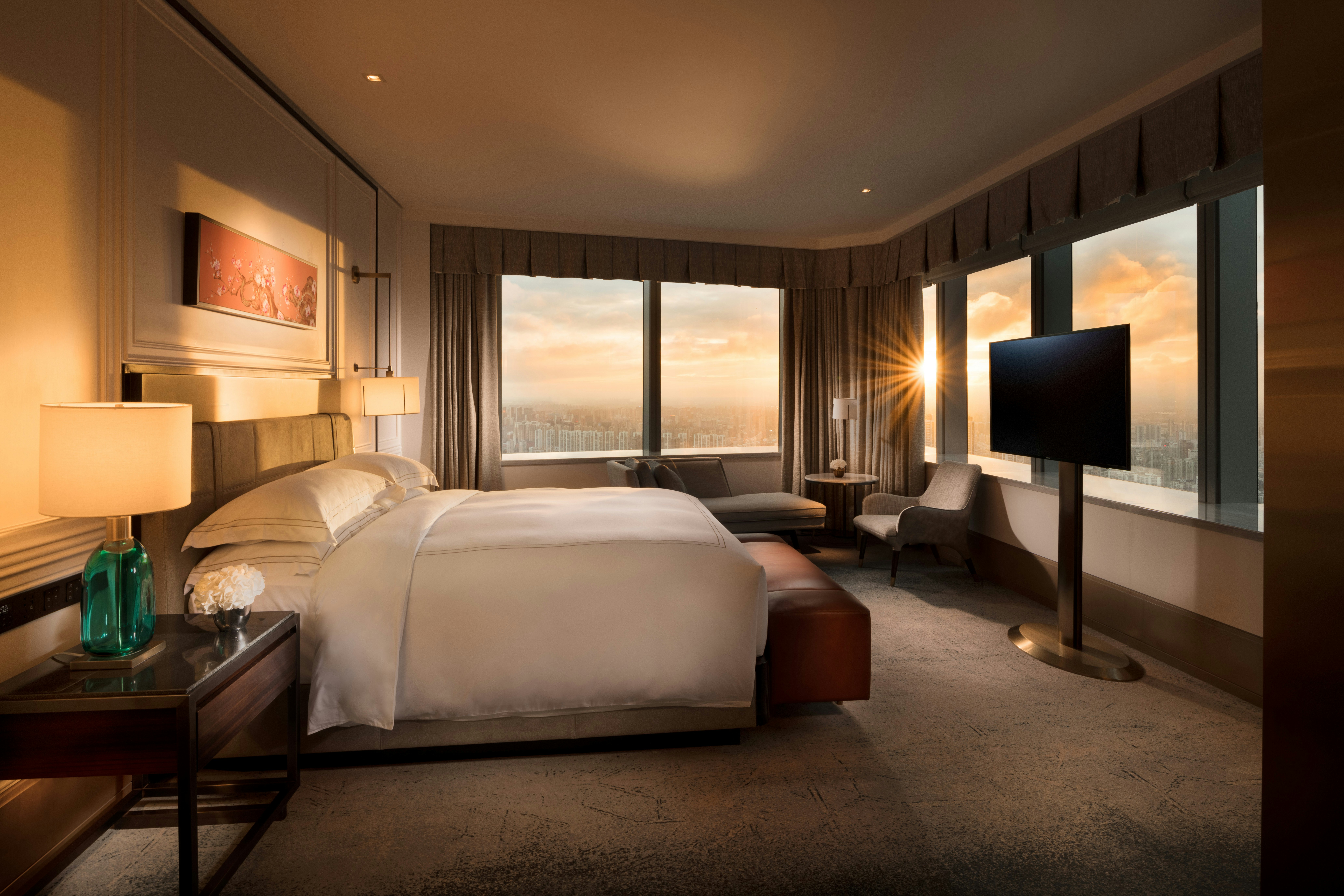 1 BEDROOM, SUITE, KING BED
