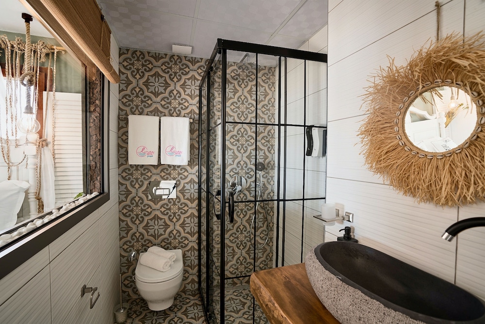 Liman Hotel Gumusluk 44/50