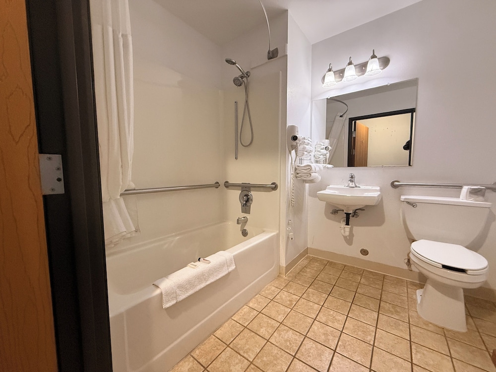 Westwood Inn & Suites Kimball I 90 50/50