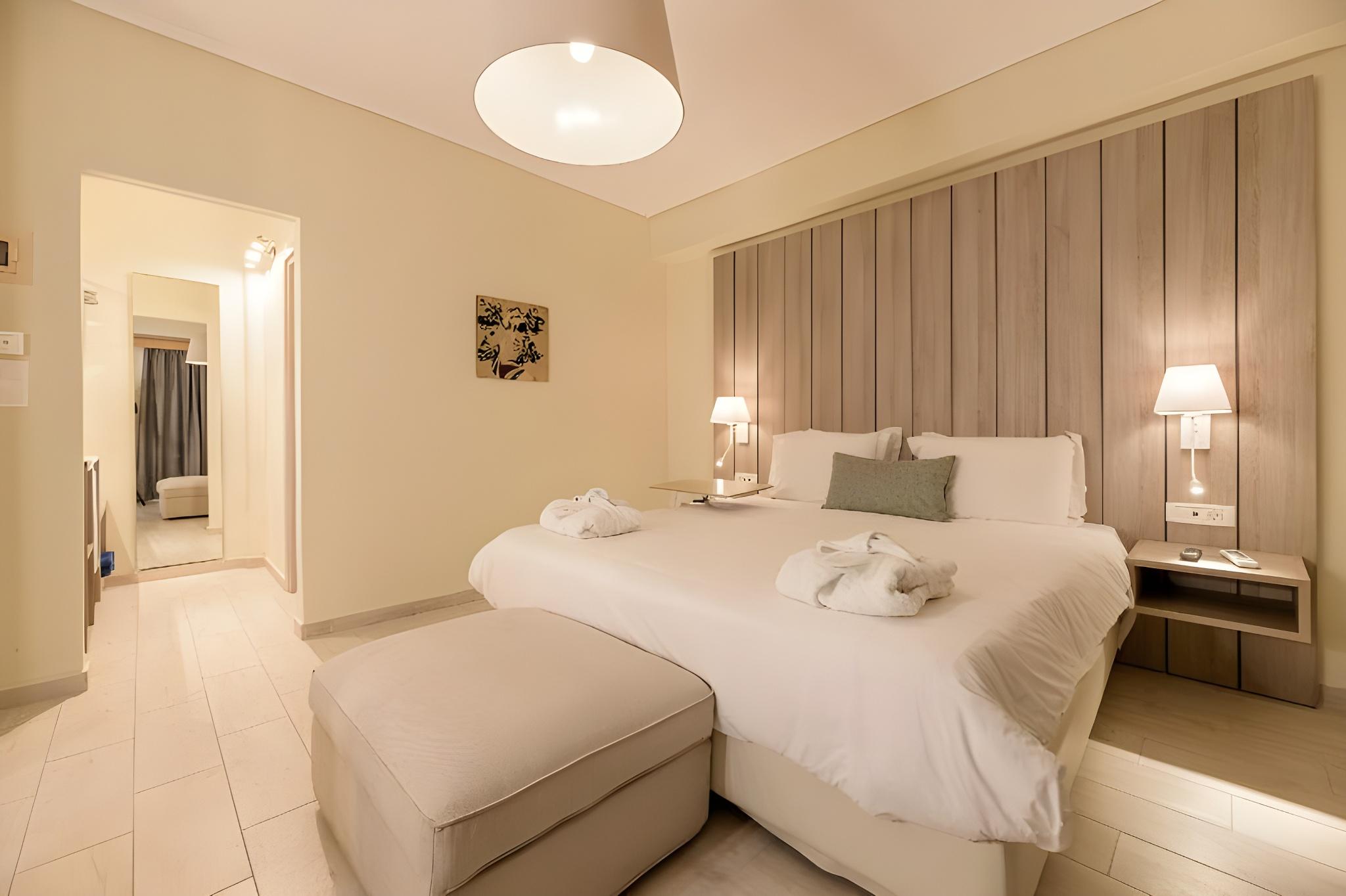 DELUXE, DOUBLE BED, SEA VIEW