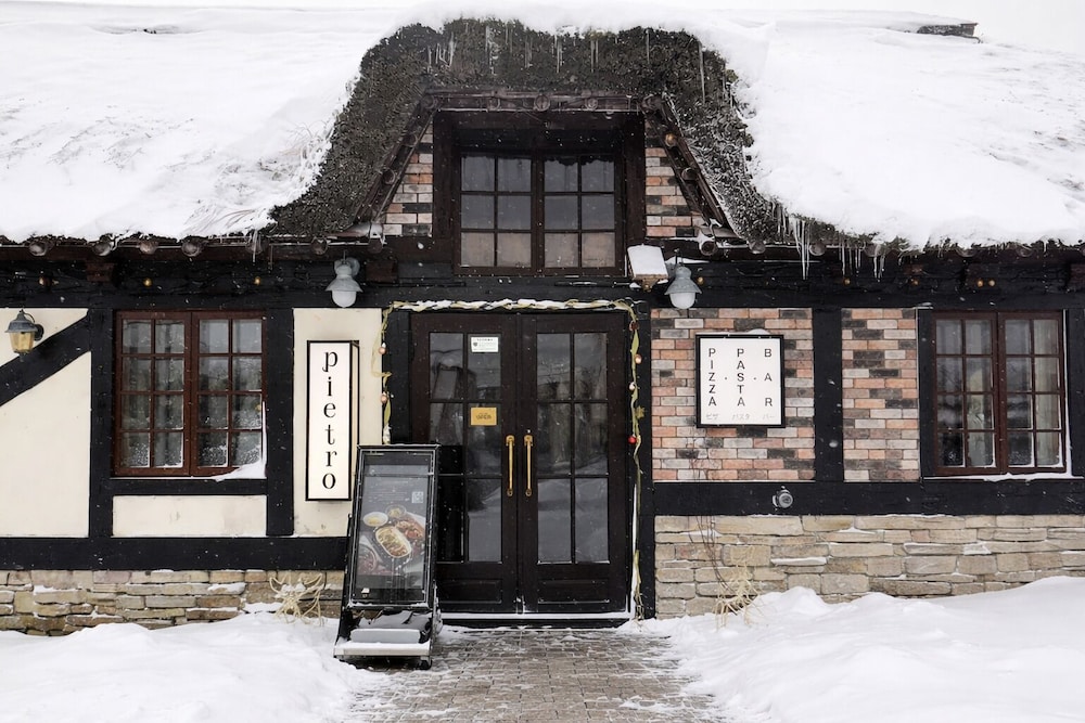 Shakespeare Hotel 3/50