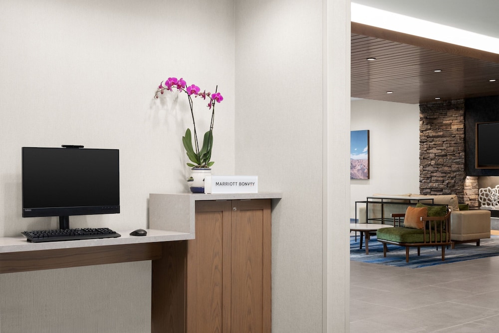 Fairfield Inn & Suites By Marriott Victorville 16/19