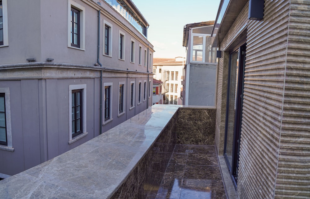 Fama Karakoy 26/30
