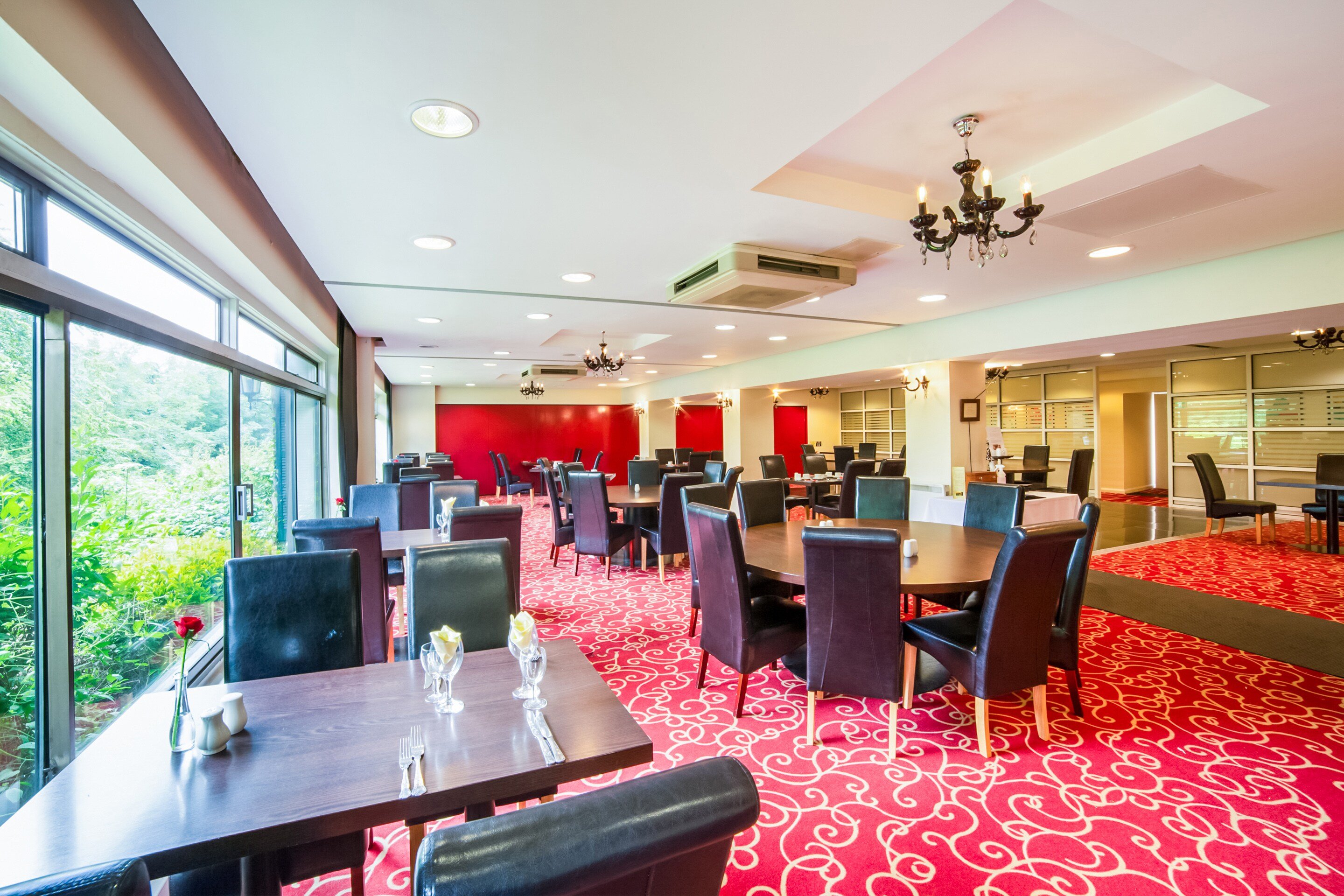 OYO The Bridge House Hotel 14/28