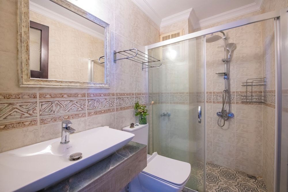 Akkent Garden Hotel 63/63