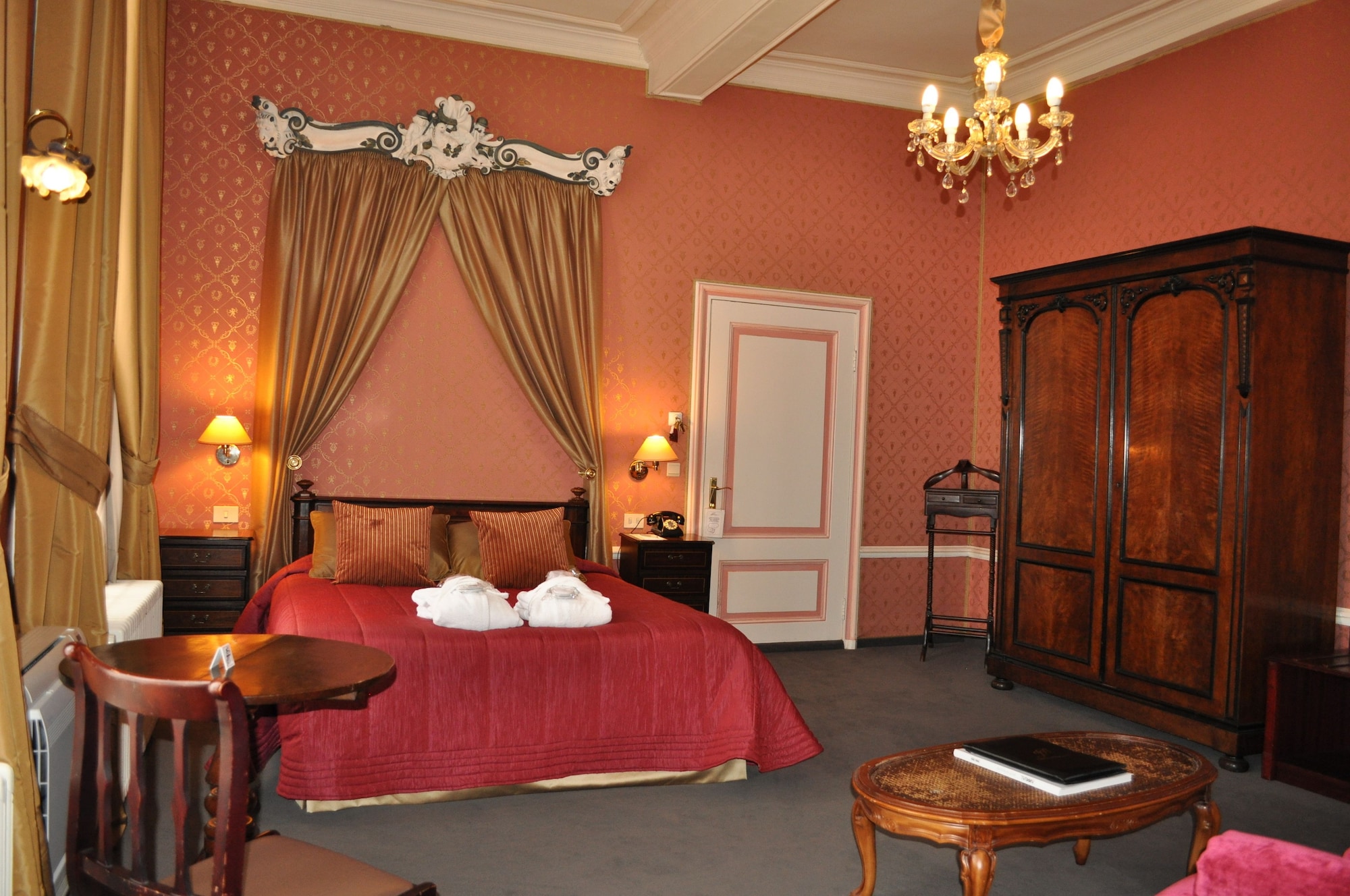 1 BEDROOM, JUNIOR SUITE