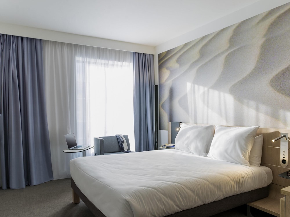 NOVOTEL CHARLEROI CENTRE 23/77