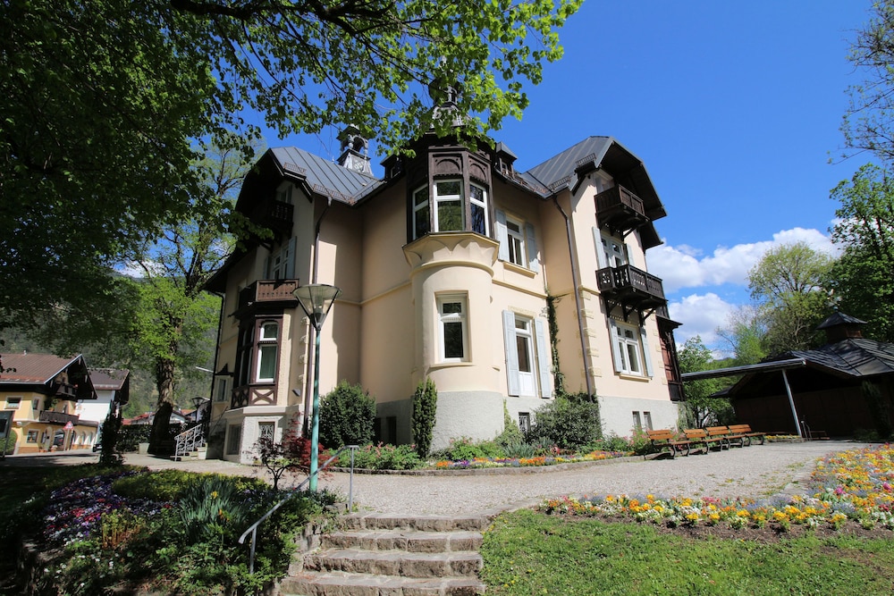 REINDL'S PARTENKIRCHNER HOF 4/74