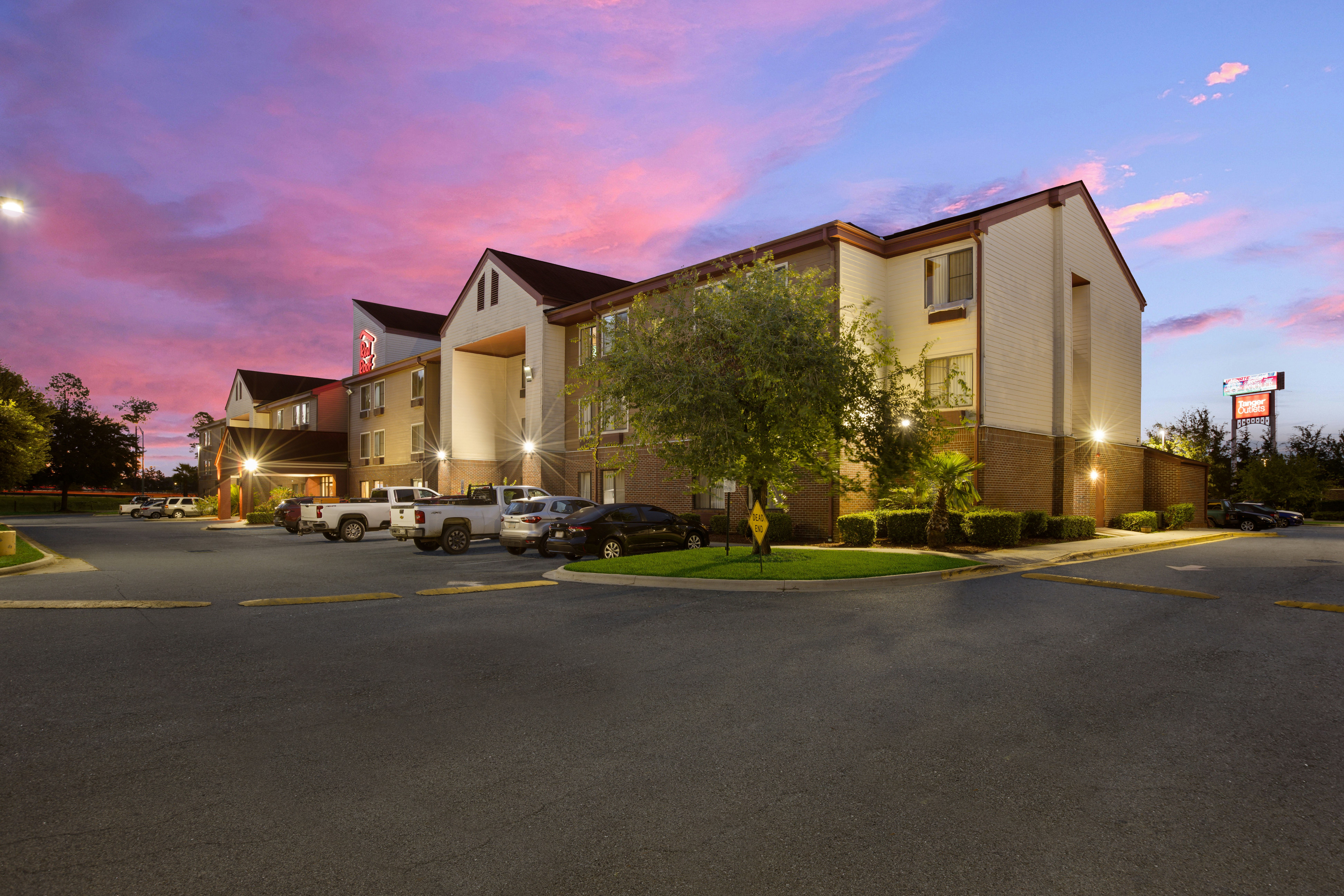 Red Roof Inn & Suites Savannah Airport 33/36