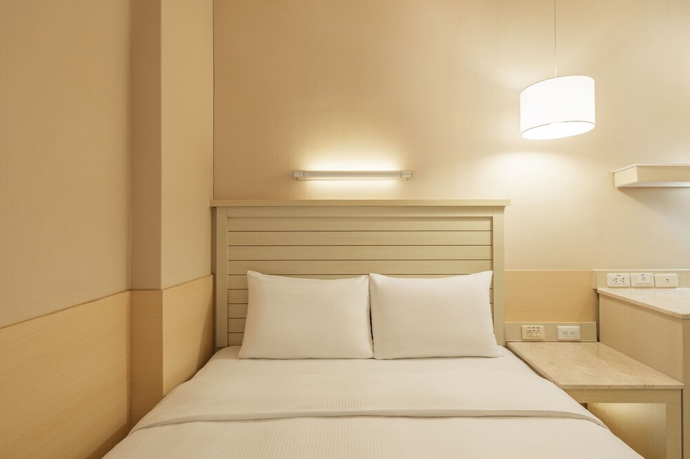 Kindness Hotel Liouhe Night Market Zhongzhen 38/51