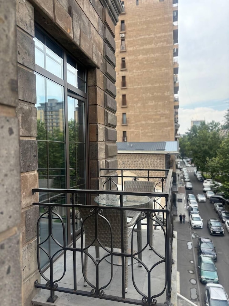 Boulevard Hotel 32/41