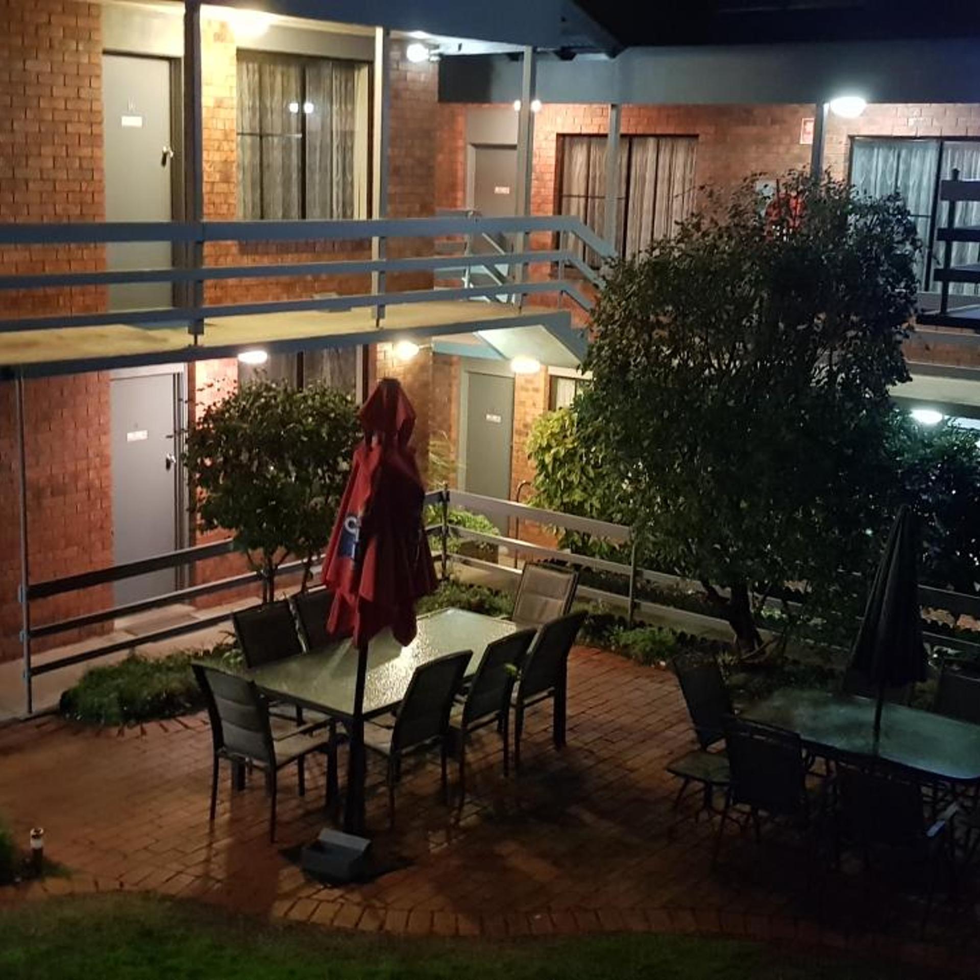 Mahogany Motel 22/29