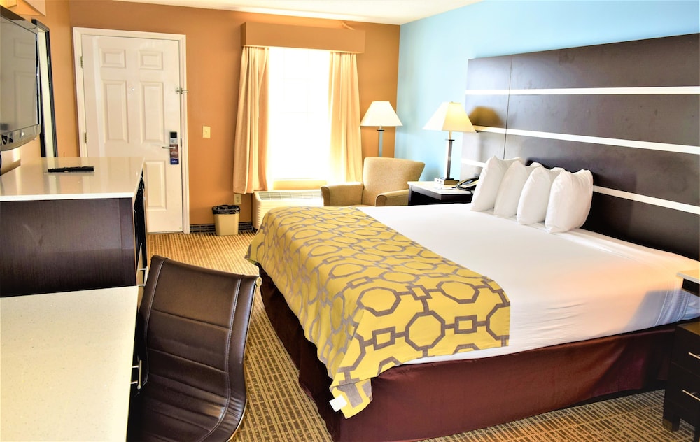 Baymont By Wyndham Forest City 8/36