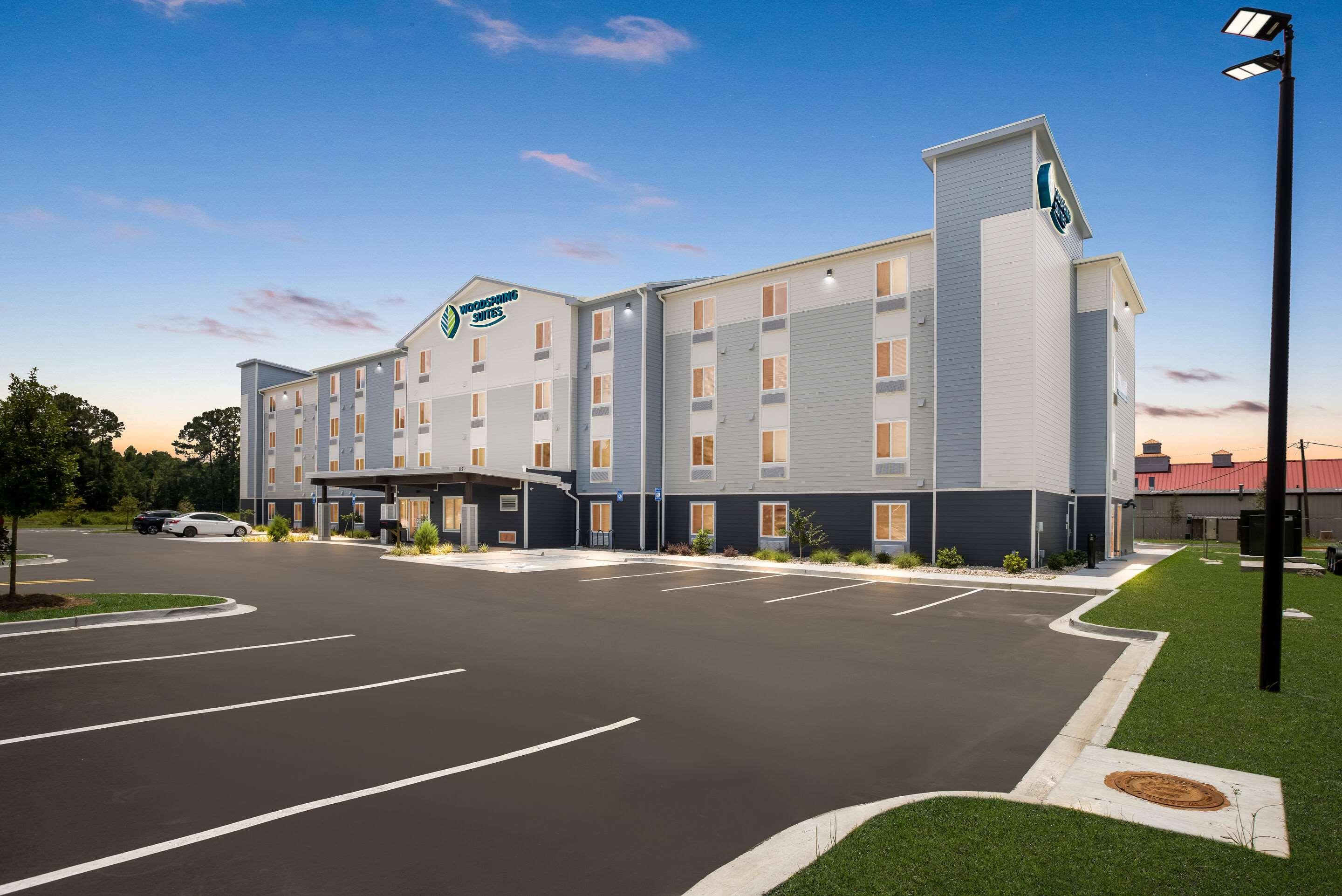 WoodSpring Suites Savannah West Chatham Parkway 30/33
