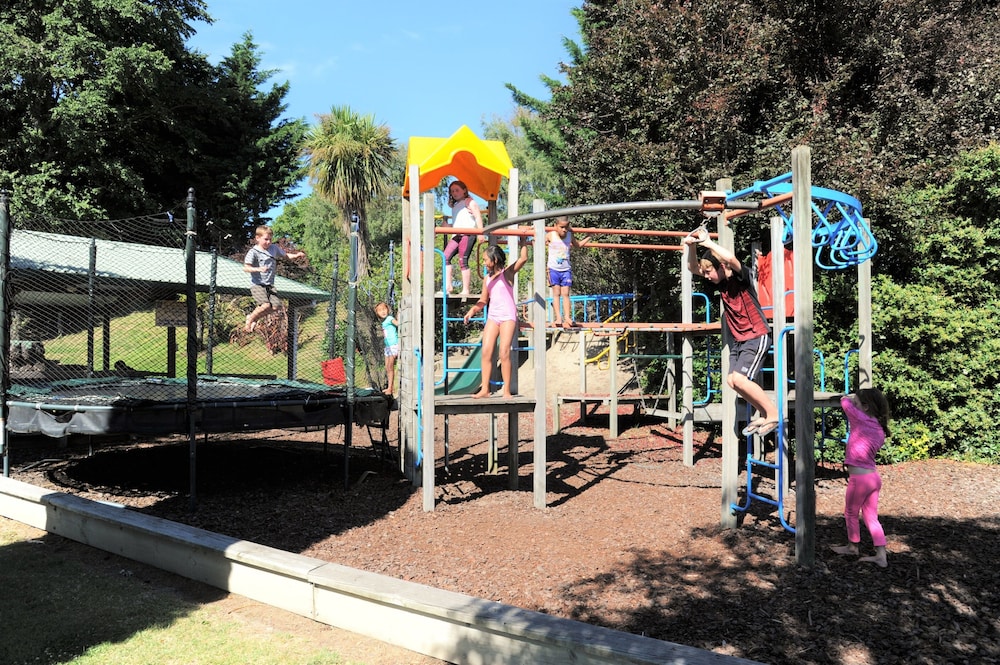 Blenheim TOP 10 Holiday Park 48/56