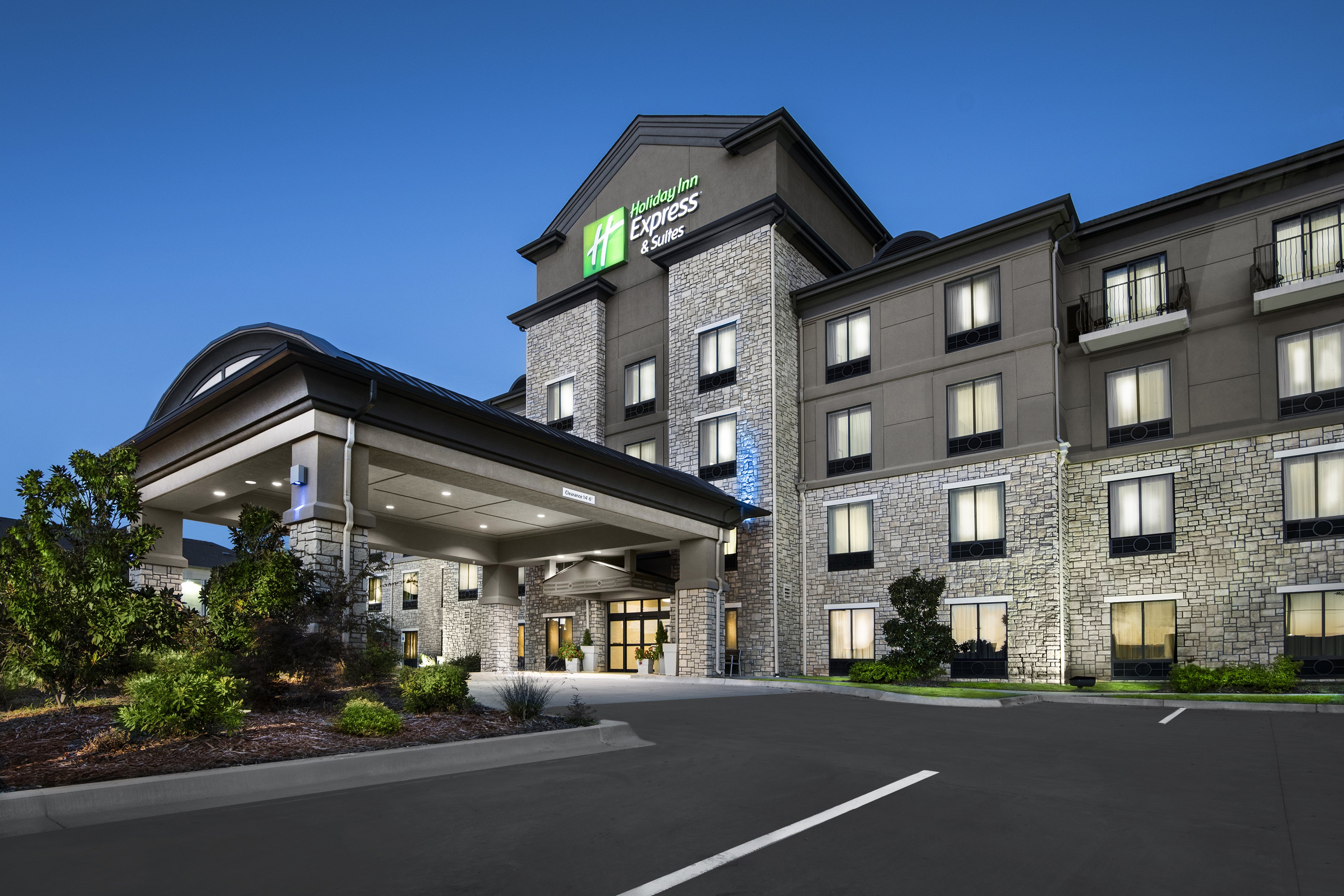 Holiday Inn Express Hotel Suites Conway 52/54