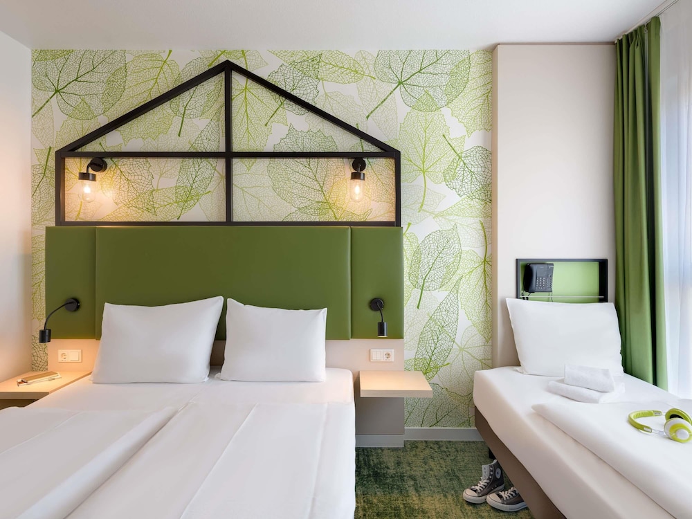 MERCURE HOTEL HANNOVER MITTE 27/79