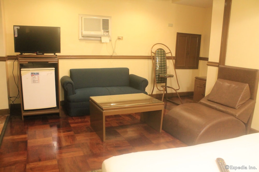 Halina Drive Inn Hotel - Pasay 12/16