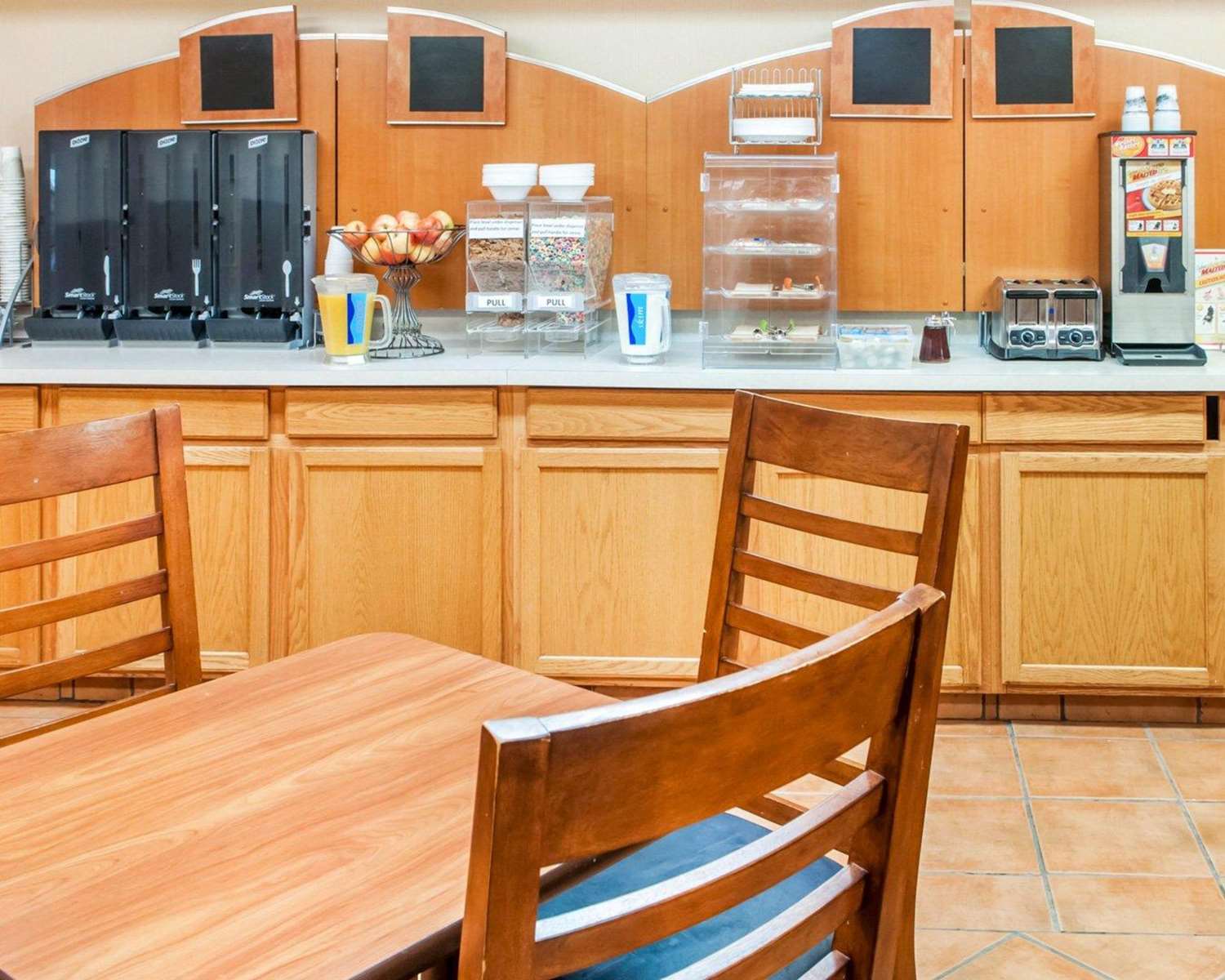restaurant cafeteria