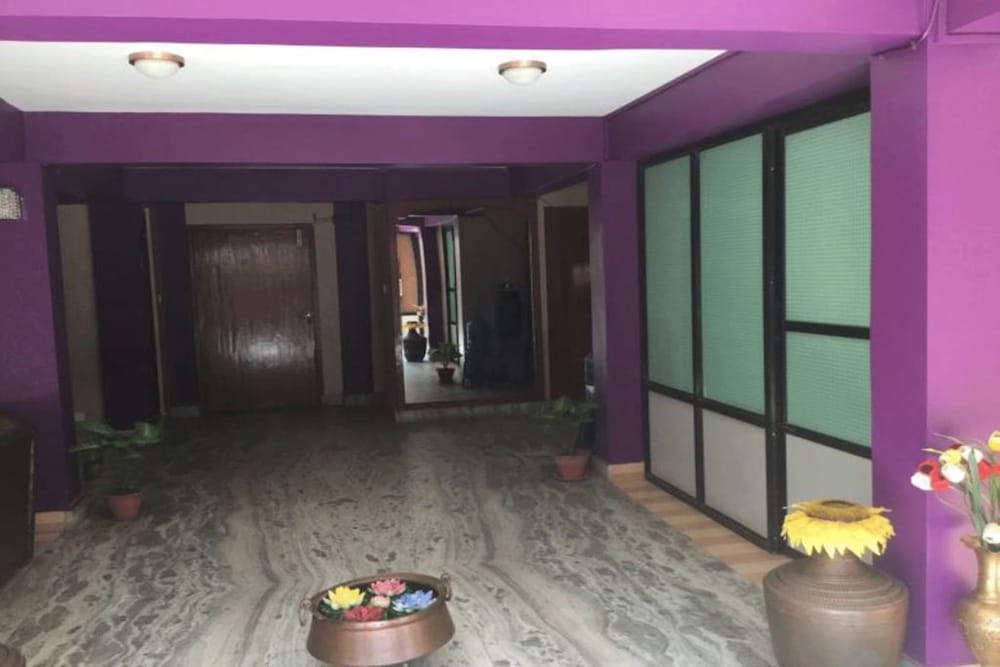 Shiva Shankar Hotel 23/32