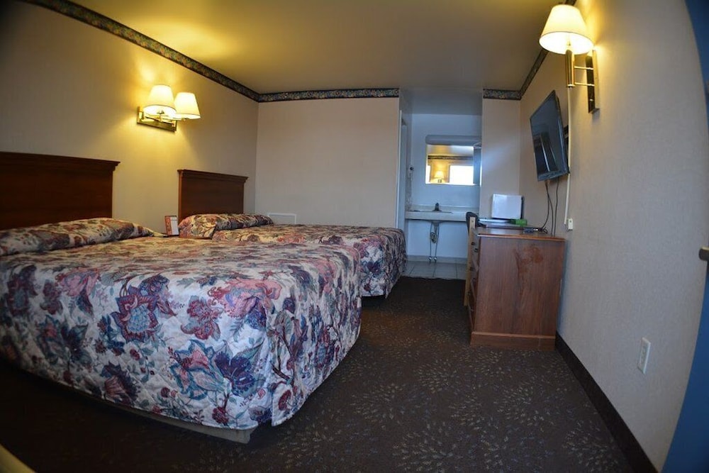 Chippewa Motel 16/42